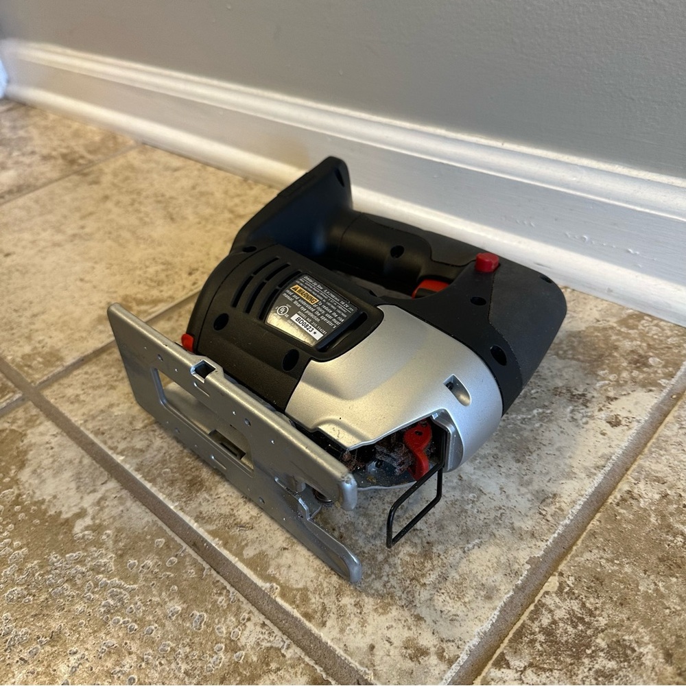 Craftsman 19.2v Cordless Orbital Jig Saw - Tool Only - Picture 5 of 8
